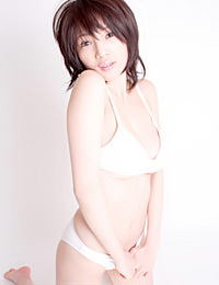 Yuuri Morishita will make your day with this All Gravure gallery.