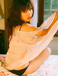 Risa Kudo will make your day with this All Gravure photo gallery.